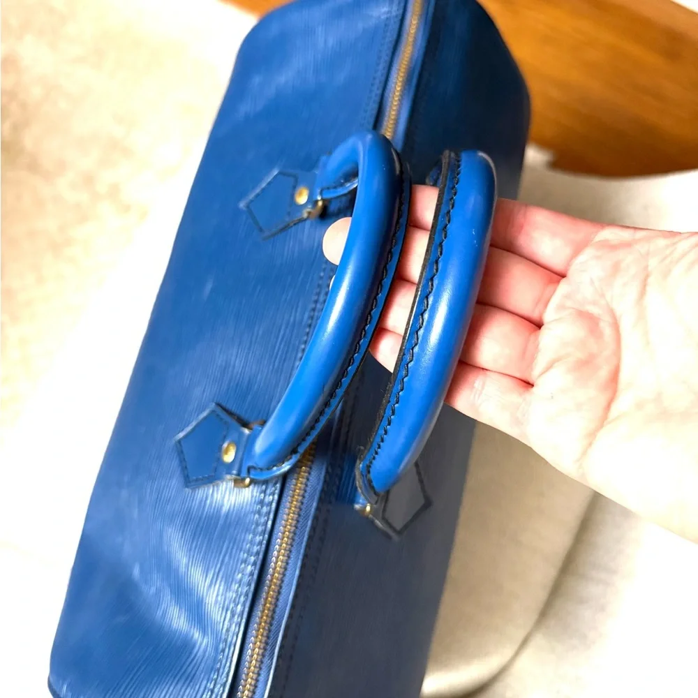 Authentic Louis Vuitton Speedy 35 Epi Leather satchel Bag Toledo blue M42995